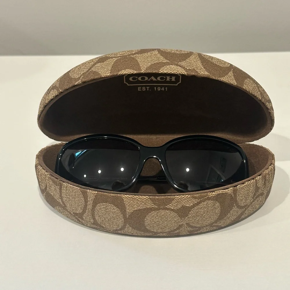 Coach Harriet (S8006h Black Sunglasses with Original Case - Picture 2 of 6
